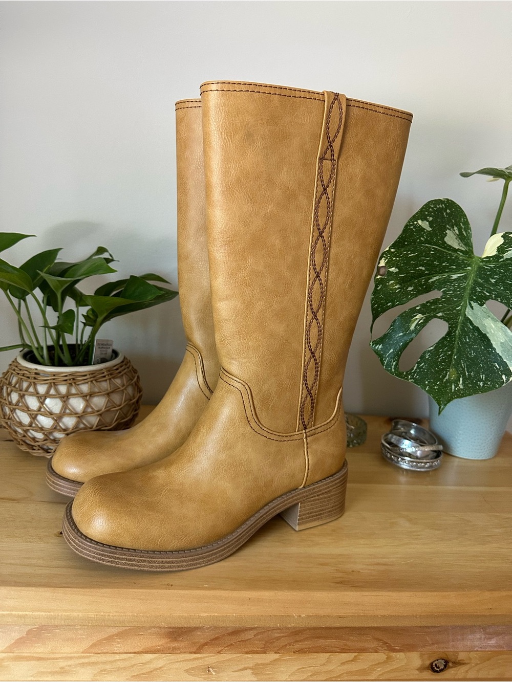 Classic Women's Tall Pull-On Boots in Tan